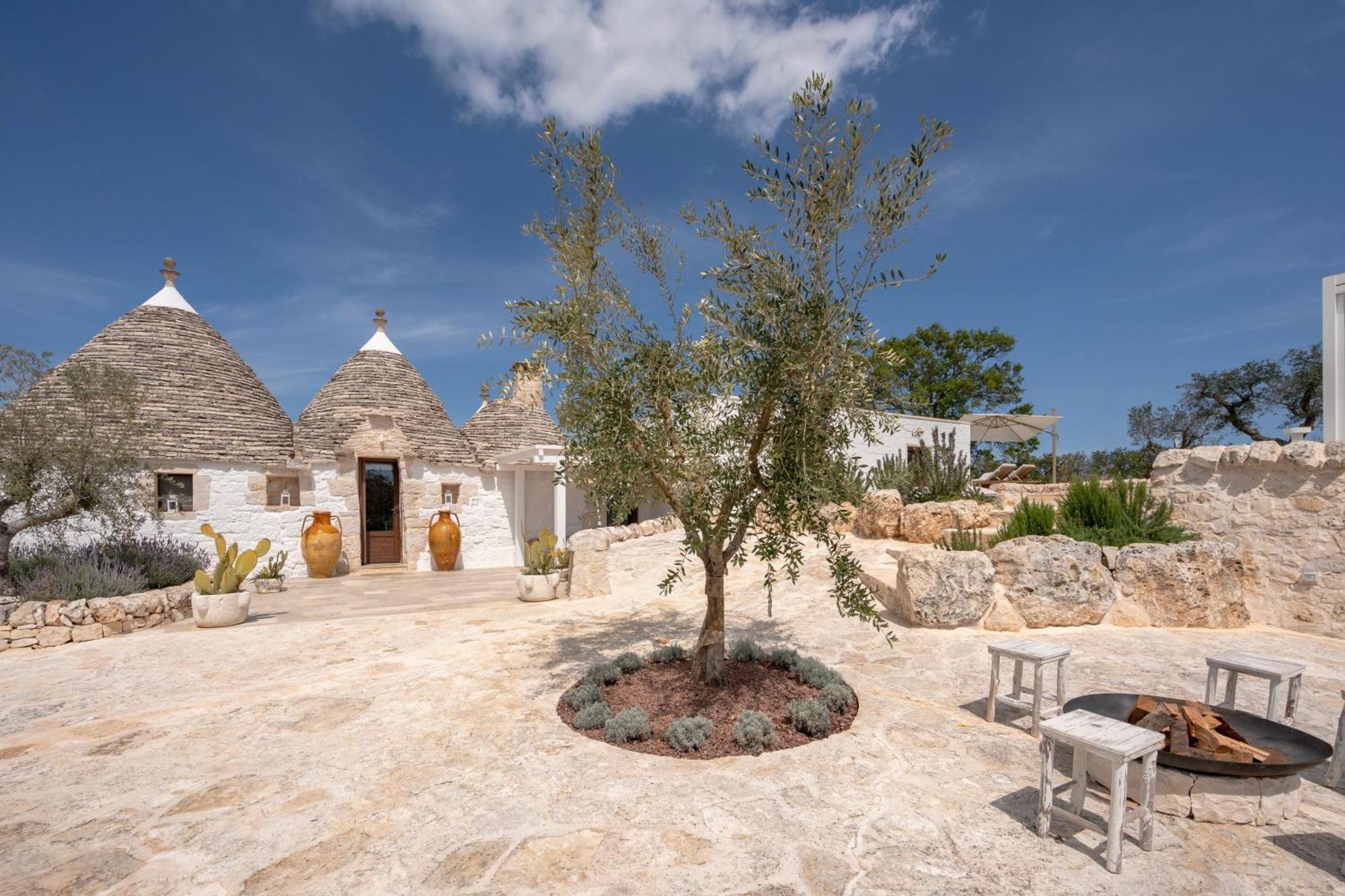 Trullo Perla Greta - Luxury Country Villa & Private Heated Pool Alberobello Dış mekan fotoğraf